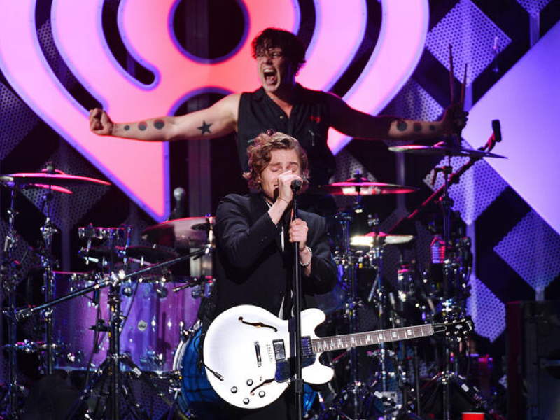 5 Seconds of Summer at Budweiser Stage